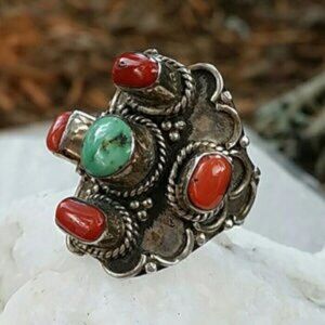REAL VINTAGE SILVER TORQUISE AND CORAL STATMENT RING